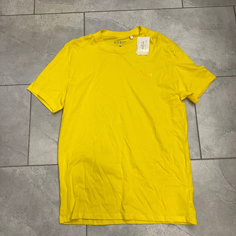 Guess men’s t ahirt